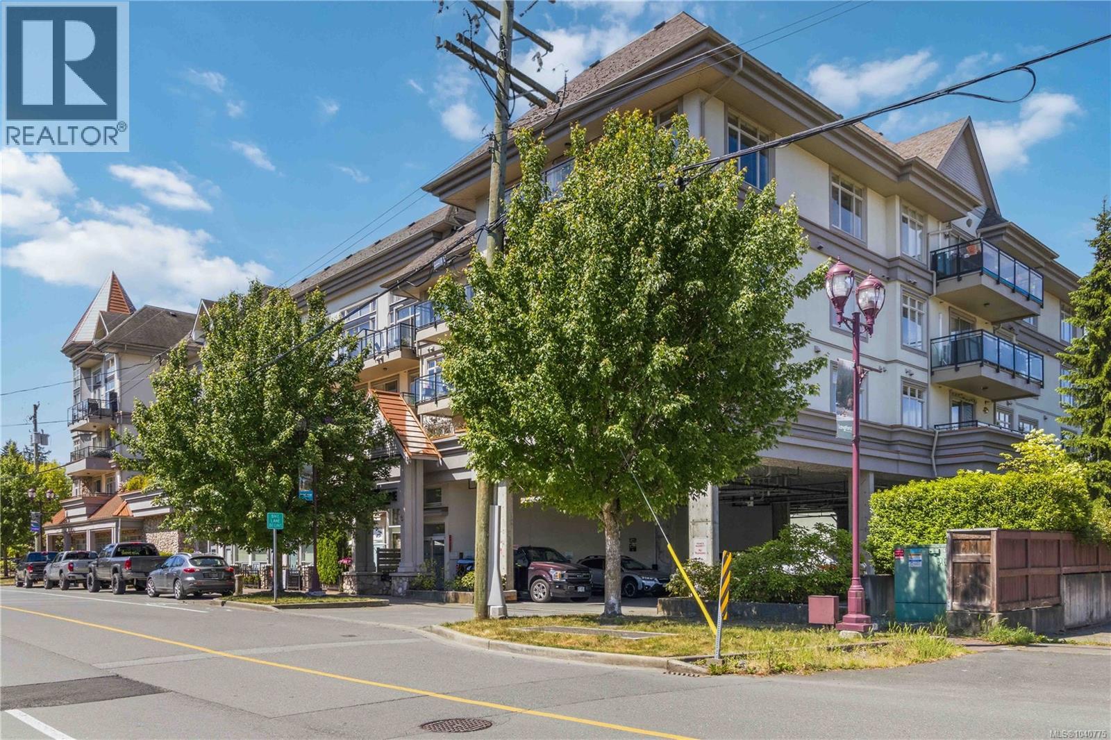 #413 866 Goldstream Ave - 3