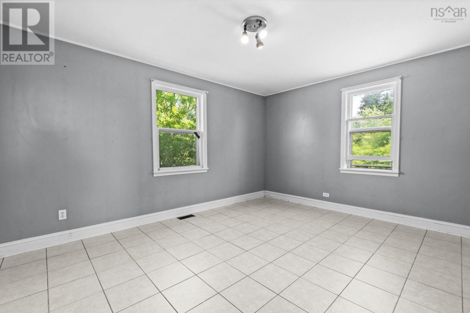 58 Newell Road - 15