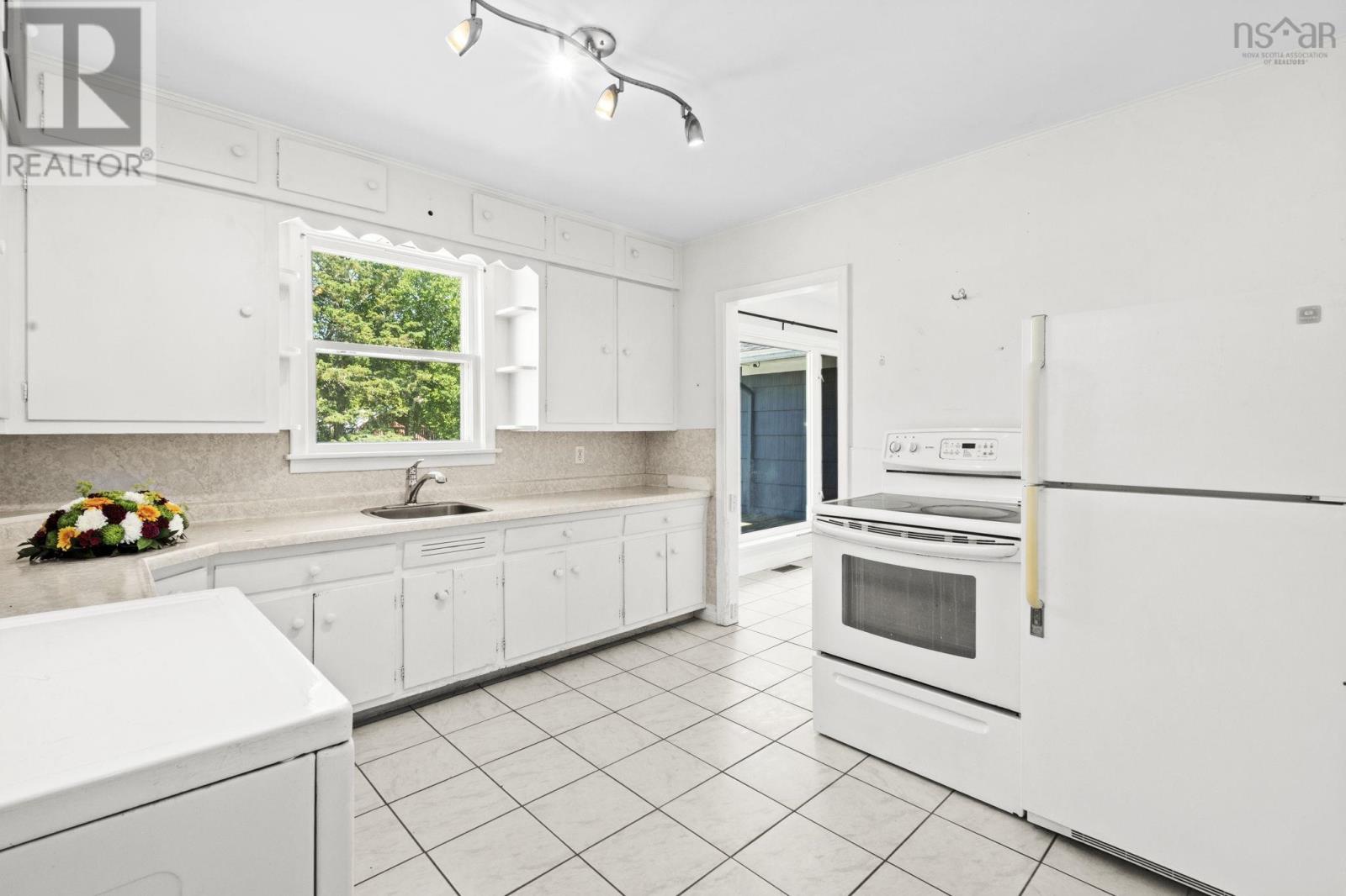 58 Newell Road - 8