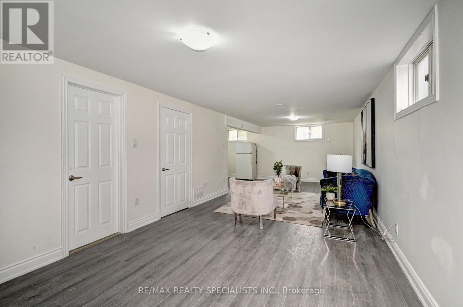 11 DINISON CRESCENT — photo 3