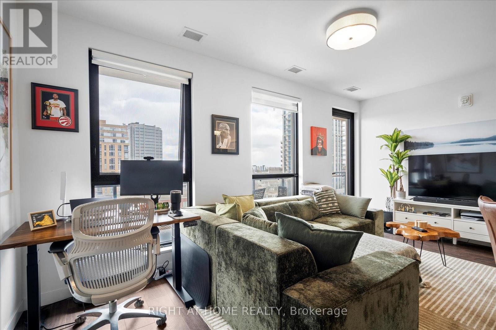 #806 181 KING STREET S - 12