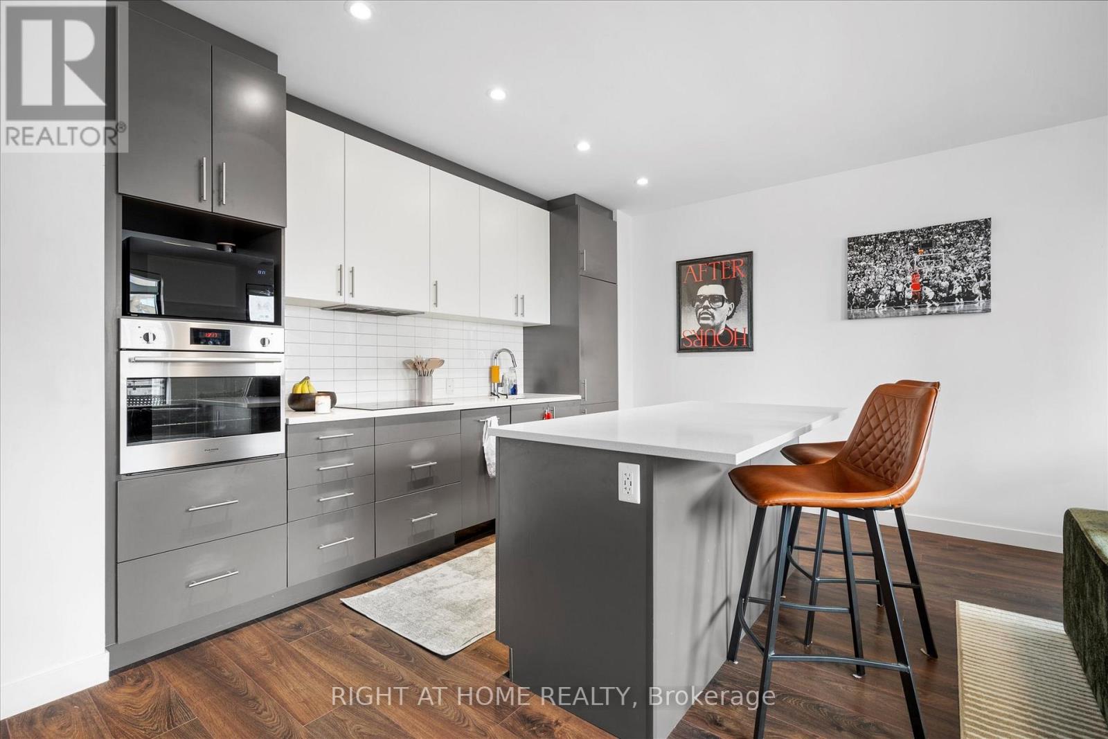 #806 181 KING STREET S - 7