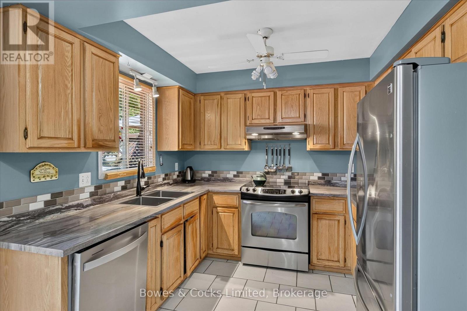 699 FORTYE DRIVE - 11