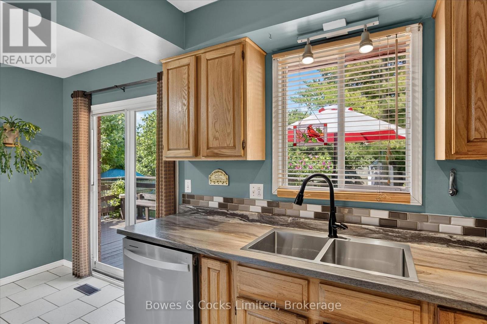 699 FORTYE DRIVE - 14