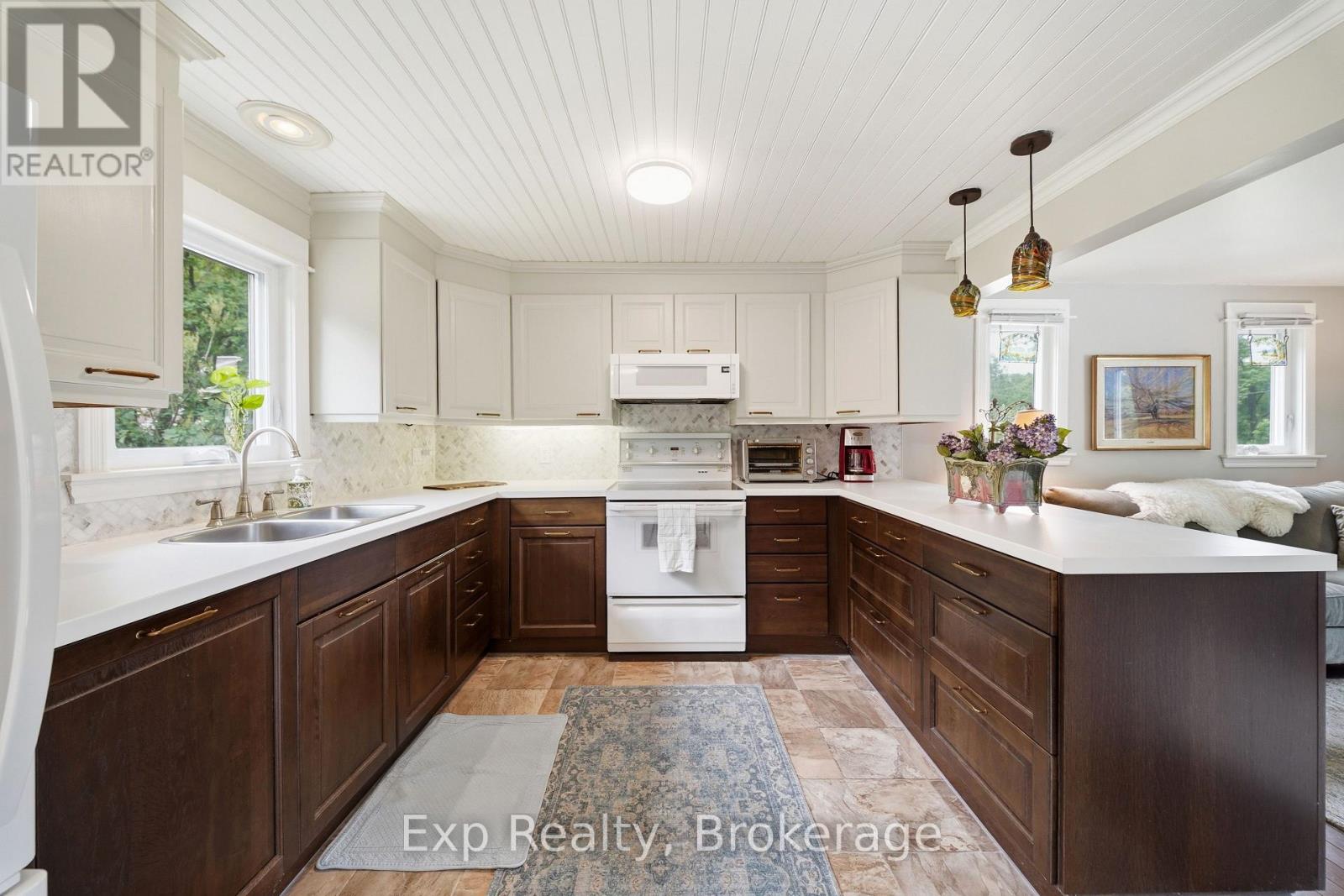 190 BEAVER CREEK ROAD - Image 15