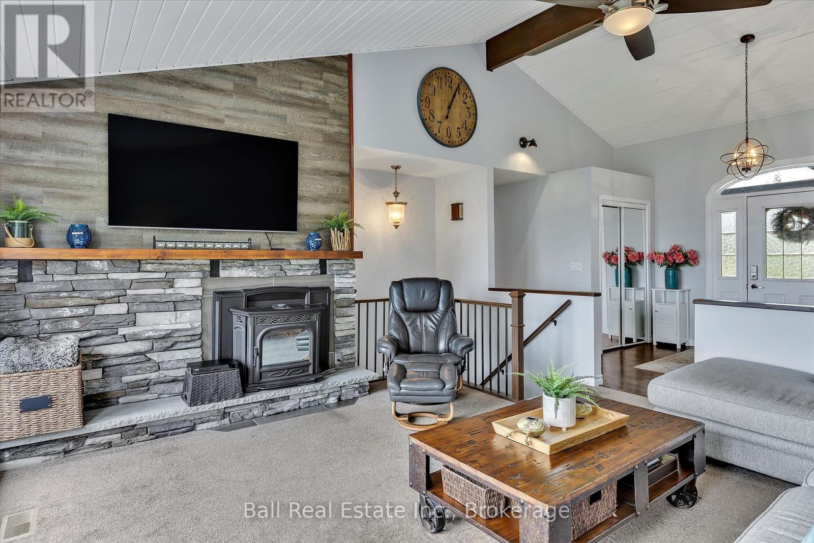 110 LAKEVIEW DRIVE - 16