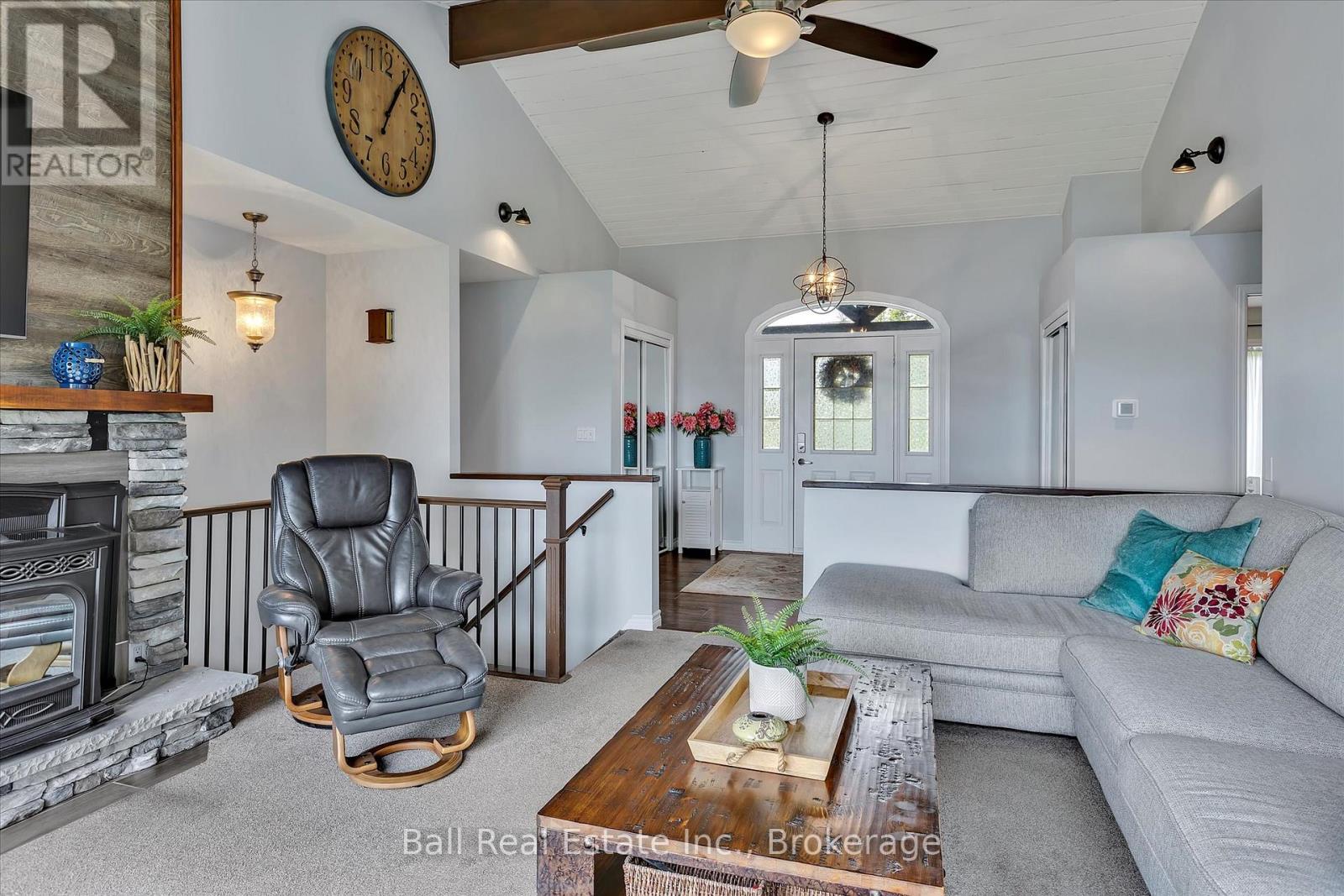 110 LAKEVIEW DRIVE - 17