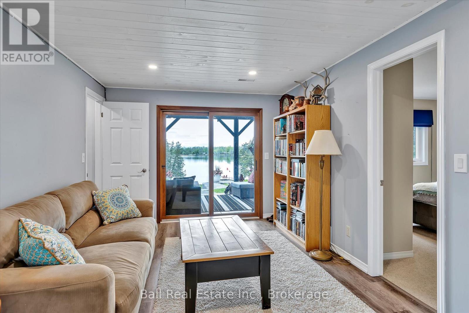 110 LAKEVIEW DRIVE - 43