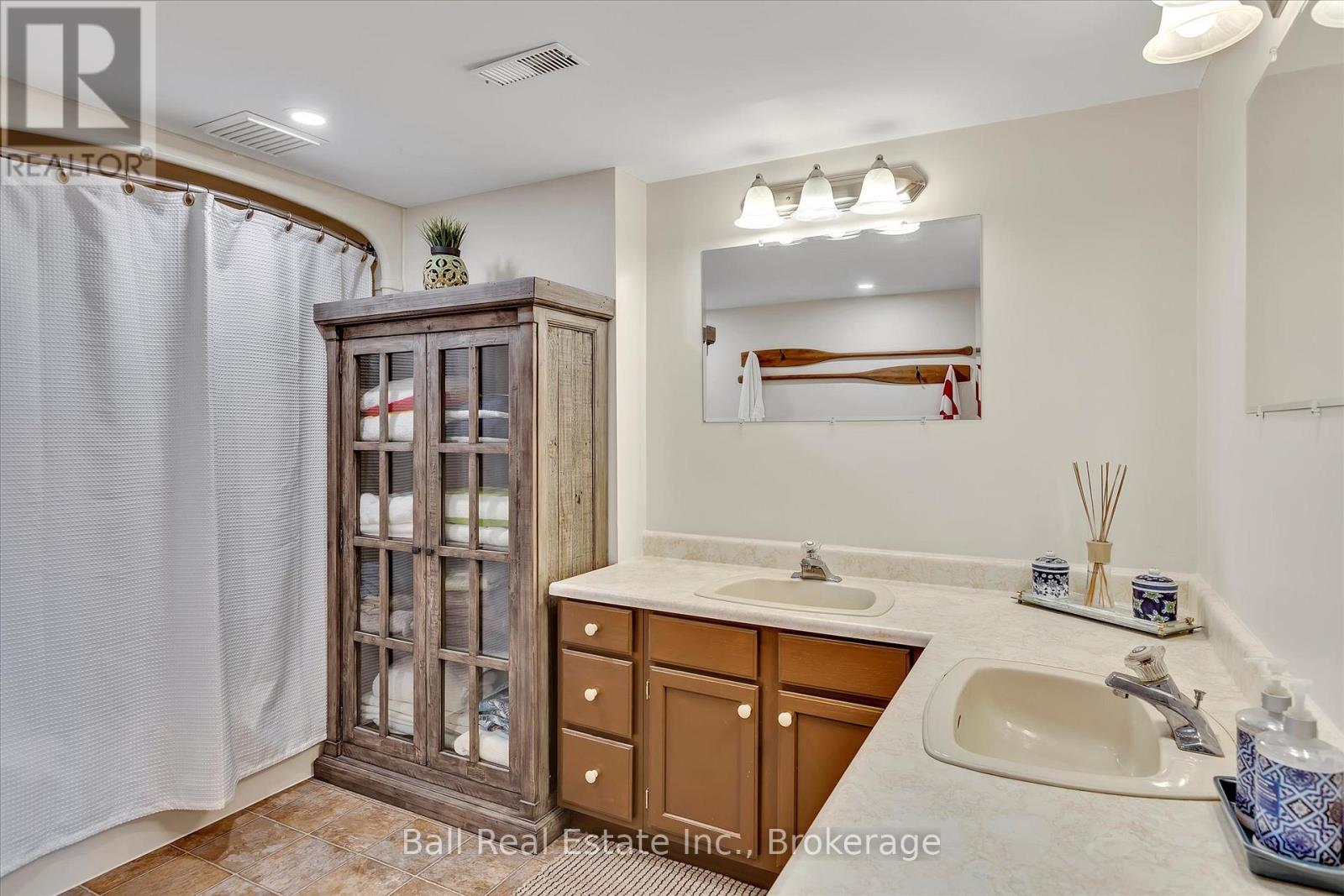 110 LAKEVIEW DRIVE - 45