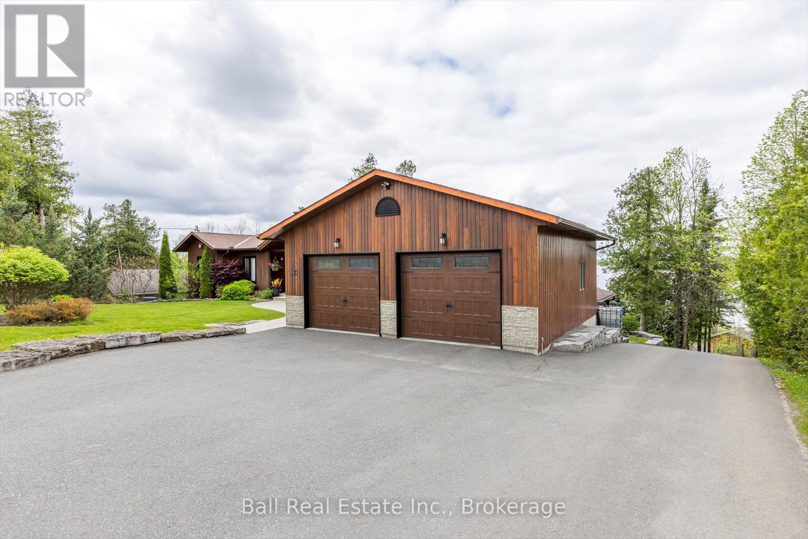 110 LAKEVIEW DRIVE - 5