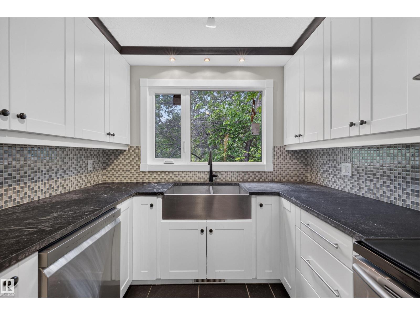 140 Greengrove Ave - 16