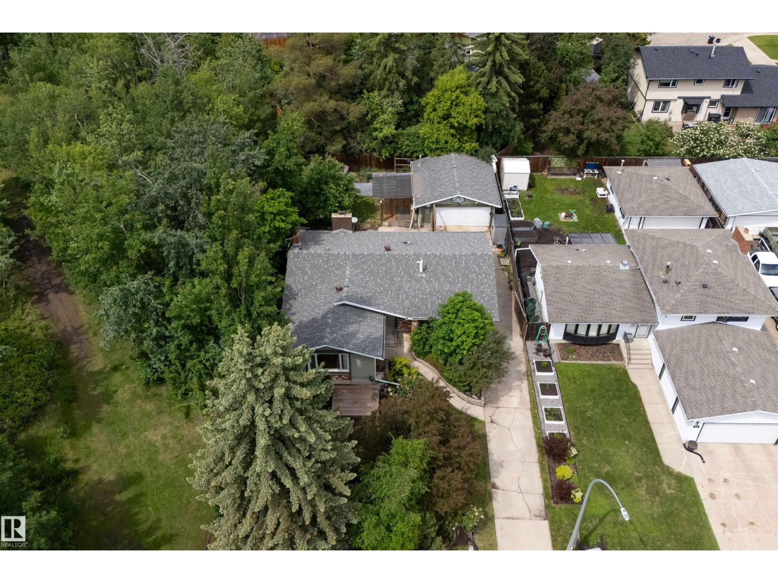 140 Greengrove Ave - 2