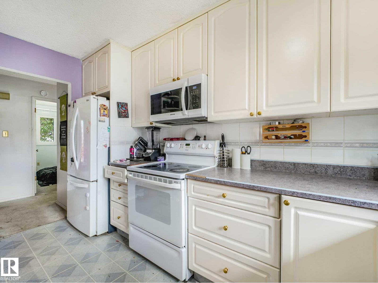 16215 114 ST NW - 12