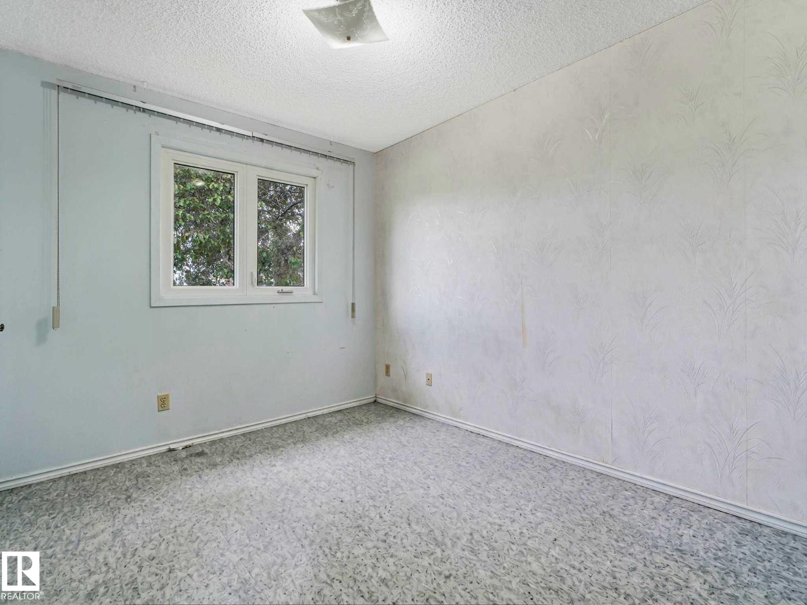 16215 114 ST NW - 15