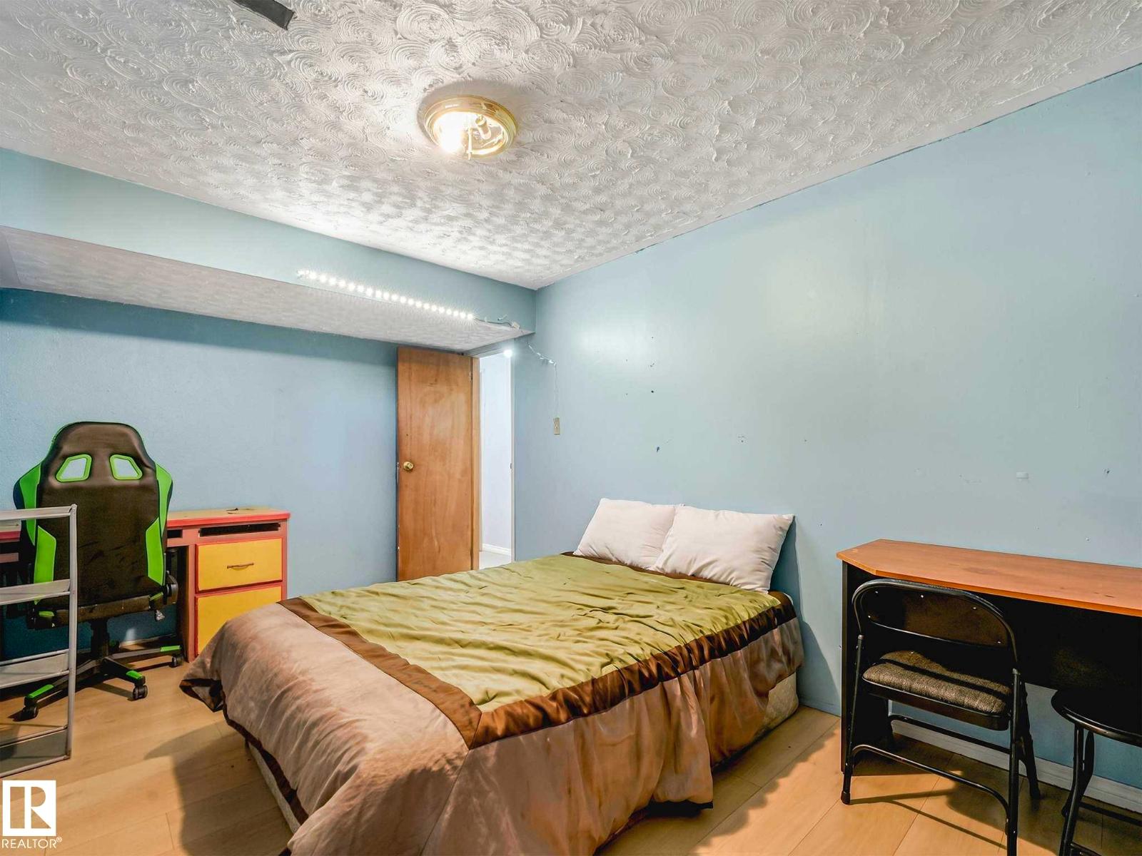 16215 114 ST NW - 22