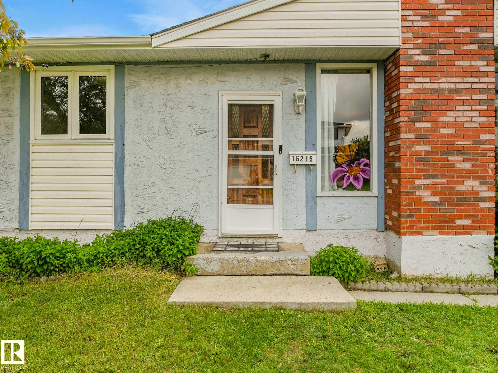 16215 114 ST NW - 33