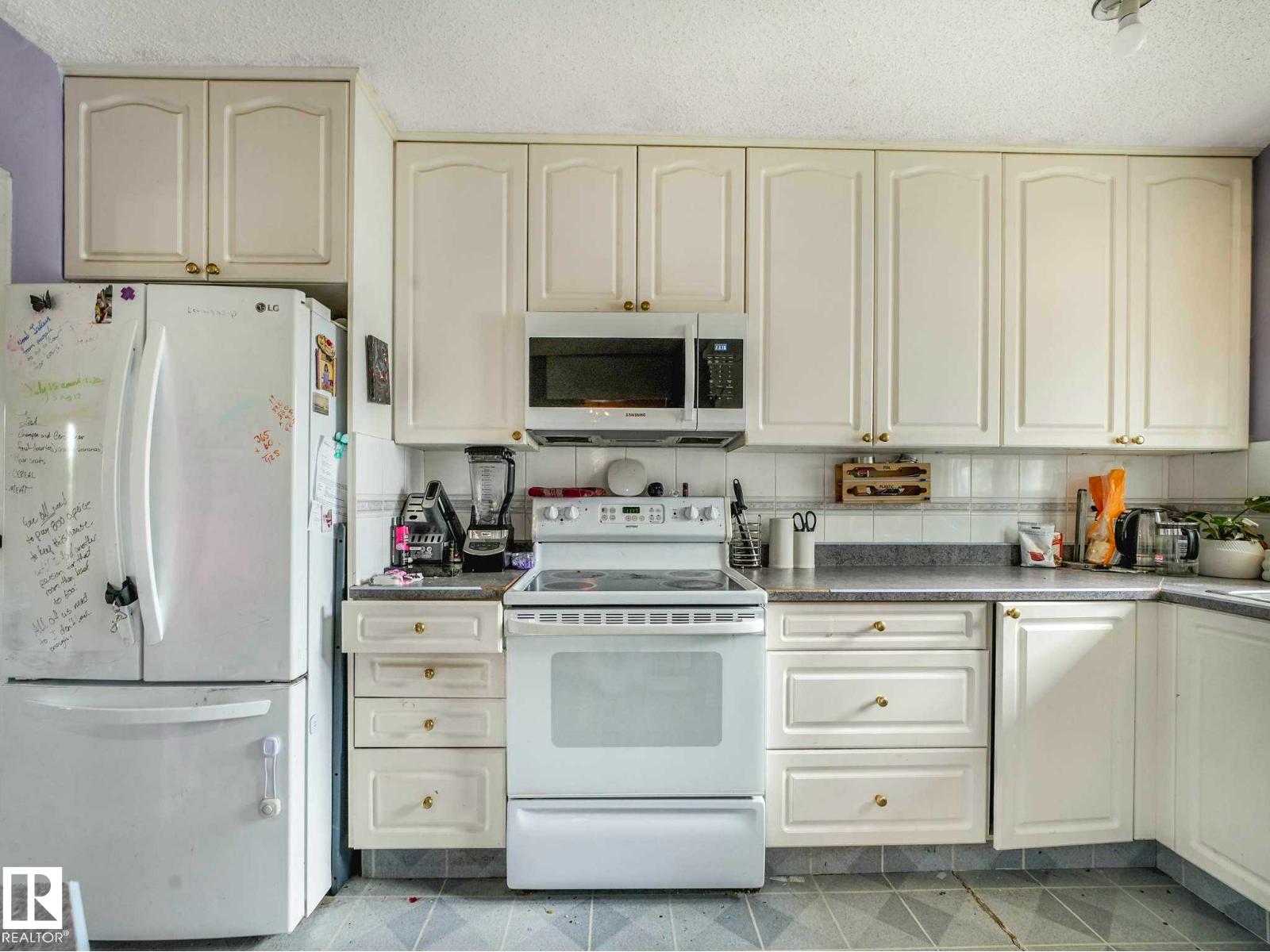 16215 114 ST NW - 9