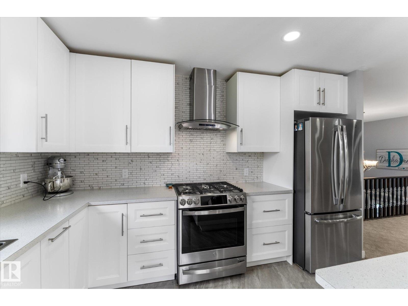 819 Hermitage DR — photo 15