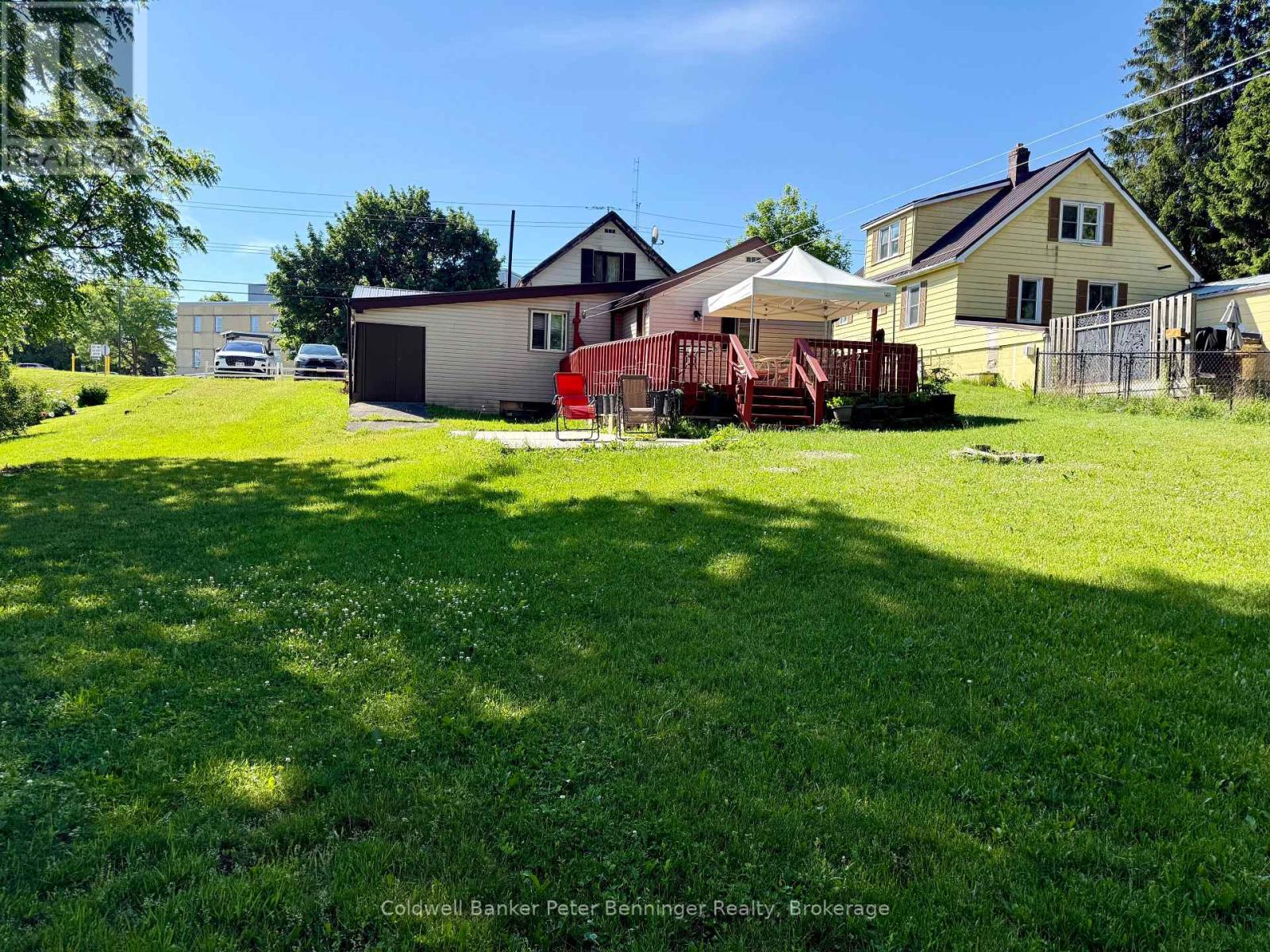 22 MCGIVERN STREET W - 33