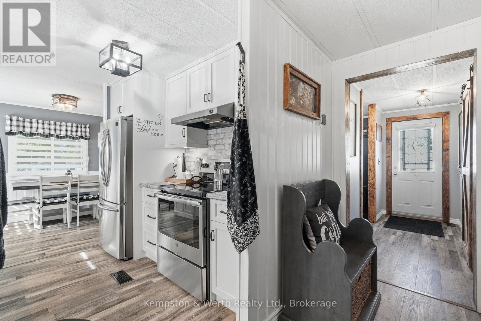 90 FAIRVIEW CRESCENT - 17