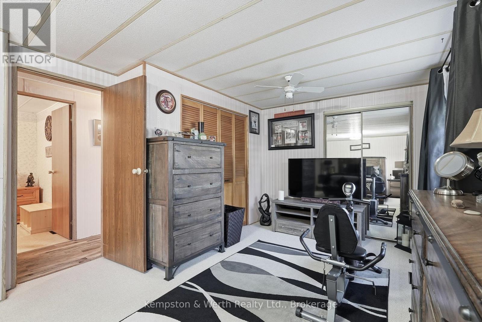 90 FAIRVIEW CRESCENT - 22