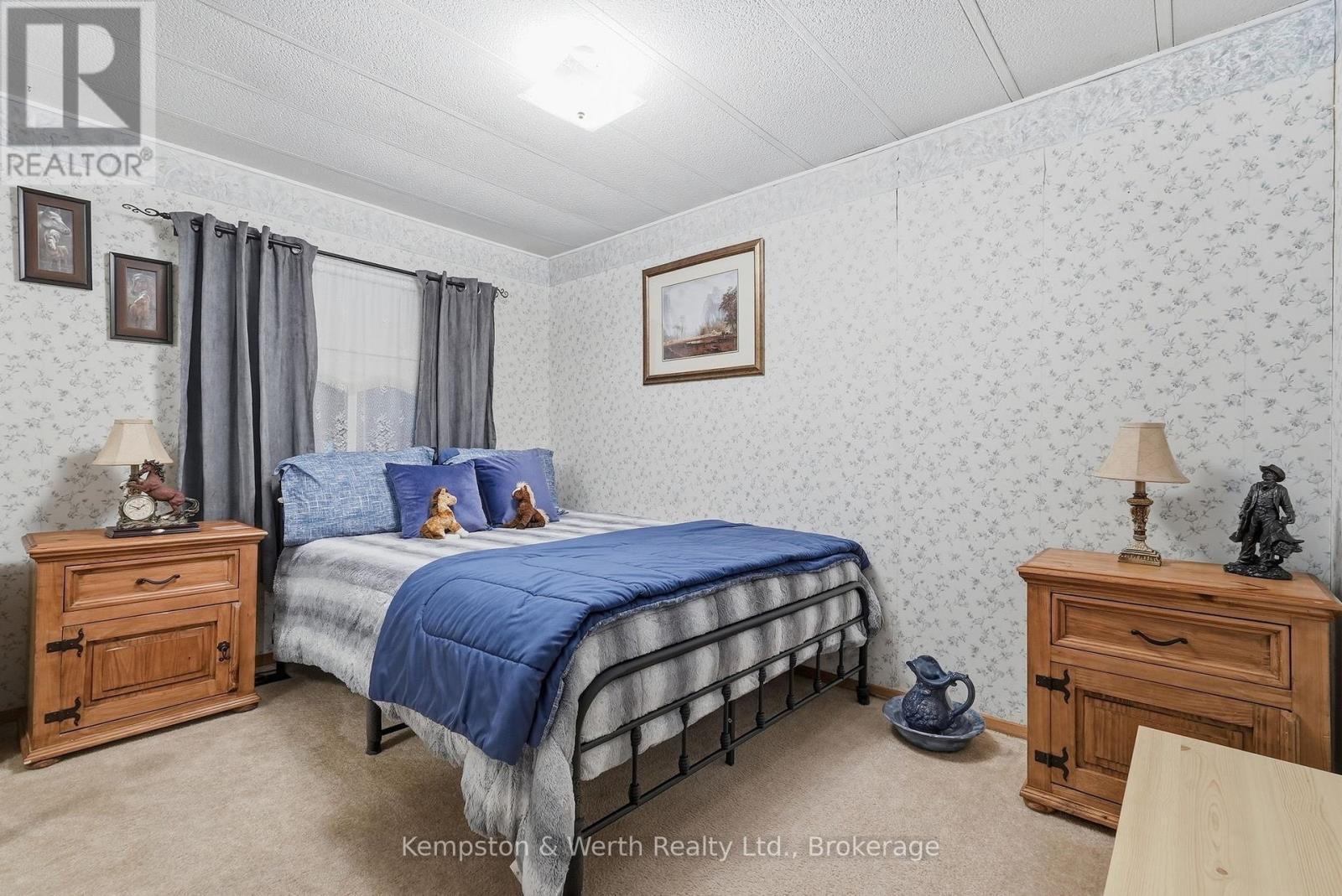 90 FAIRVIEW CRESCENT - 25