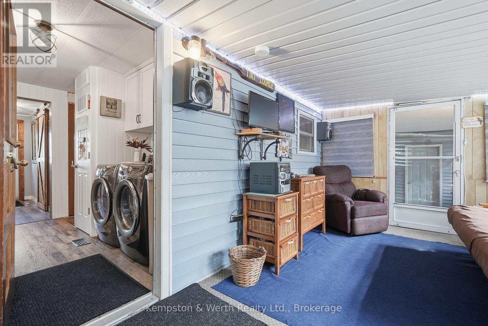 90 FAIRVIEW CRESCENT - 26