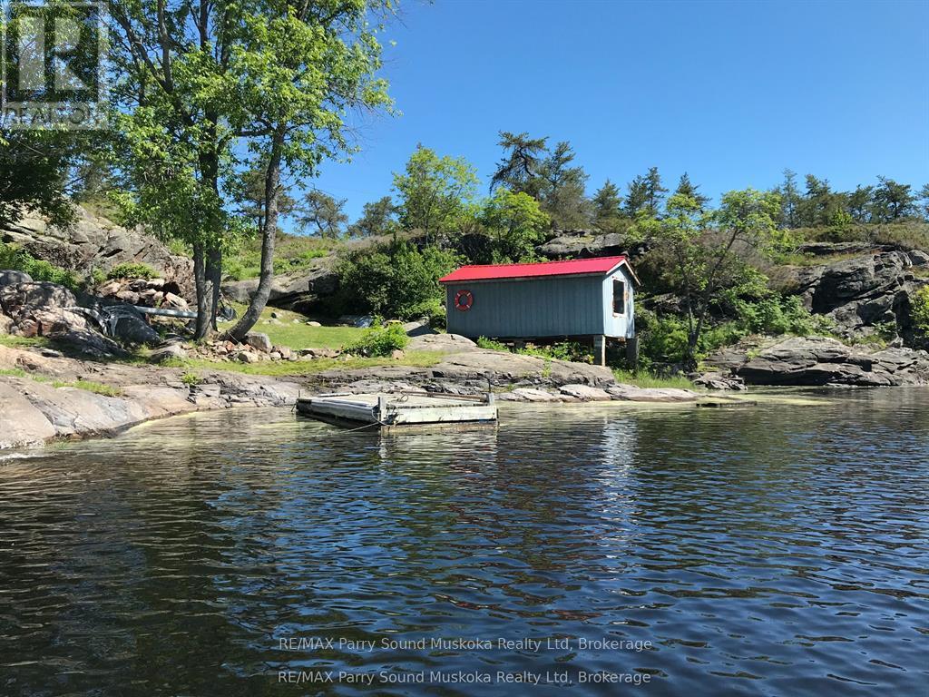 0 PICKEREL RIVER - Image 4