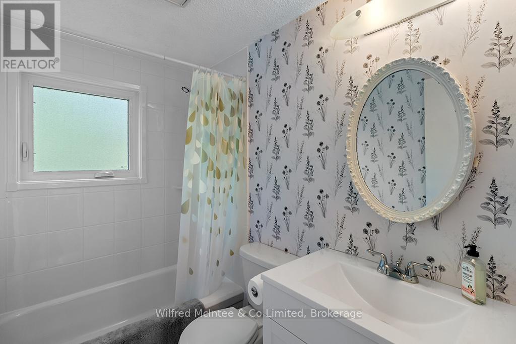 459 BRUCE ROAD 13 - 33