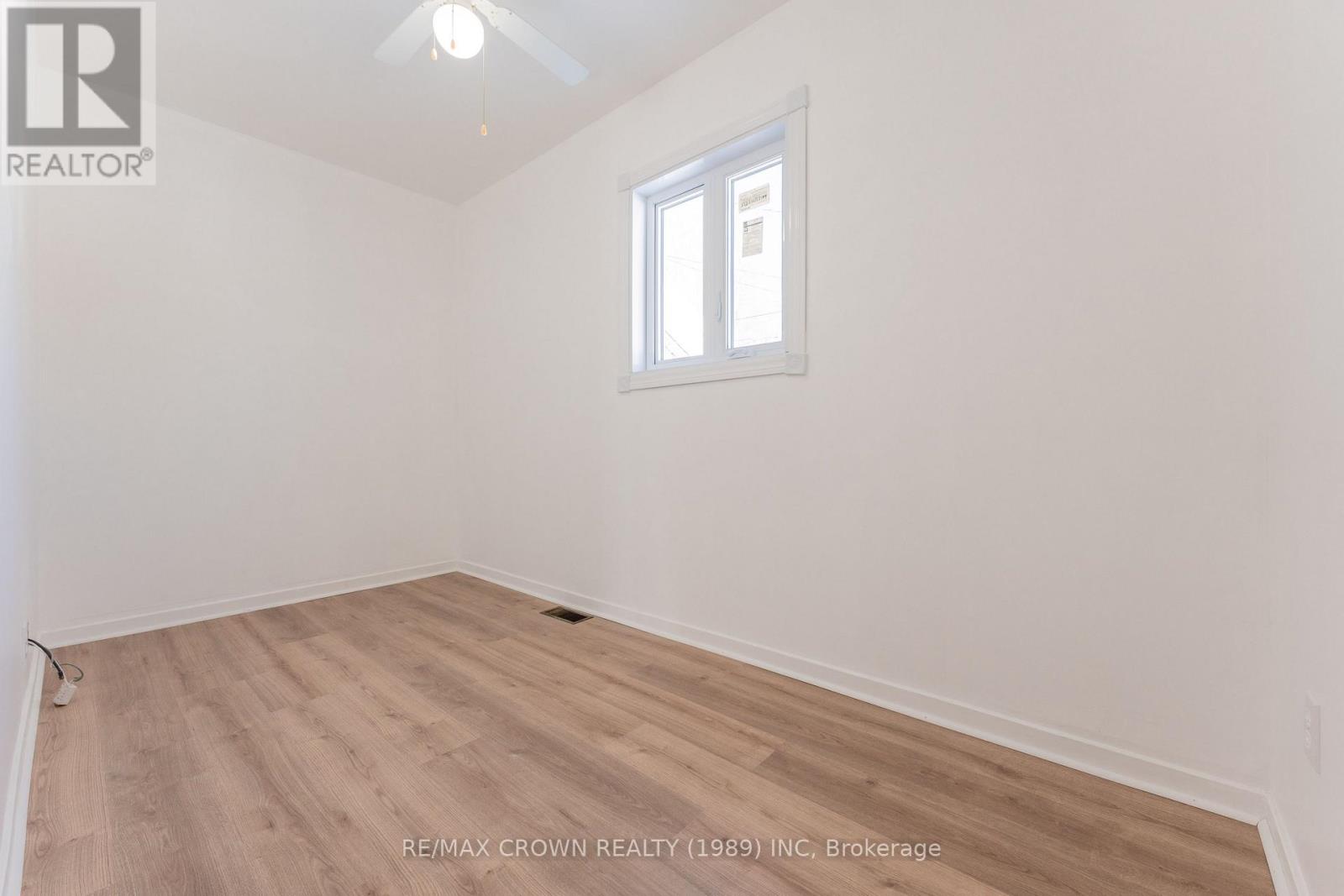 30 PINE CRESCENT - Image 16