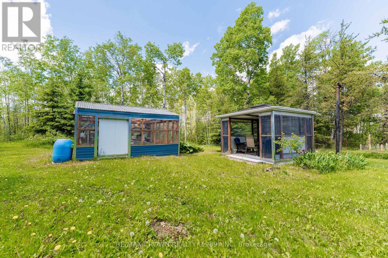 30 PINE CRESCENT - Image 4