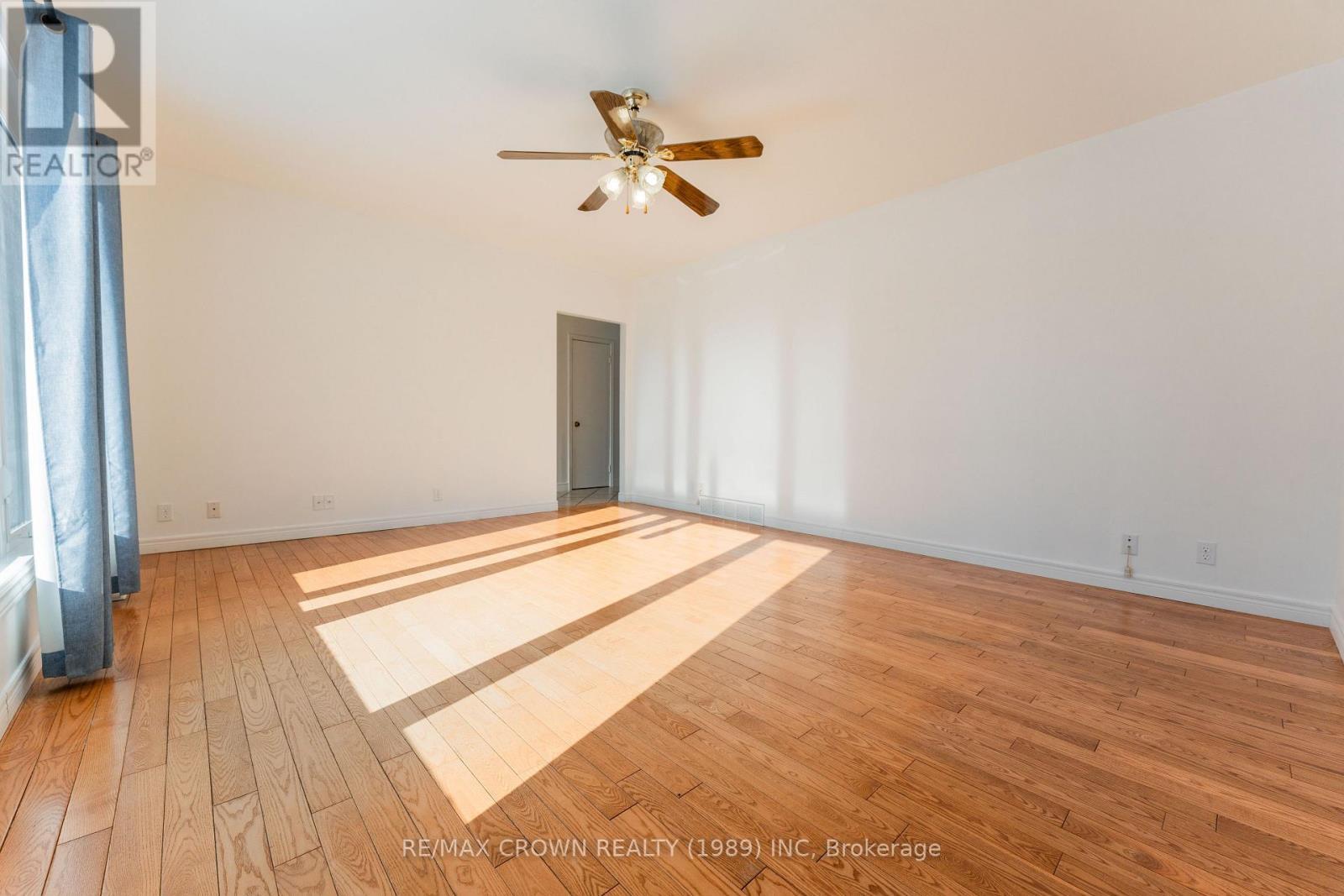 30 PINE CRESCENT - Image 8