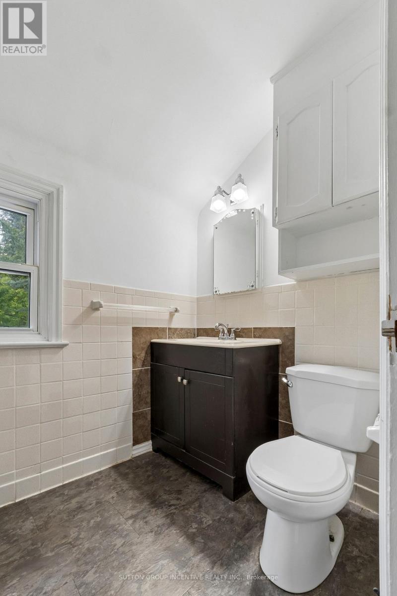 581 ARNDON AVENUE - 31