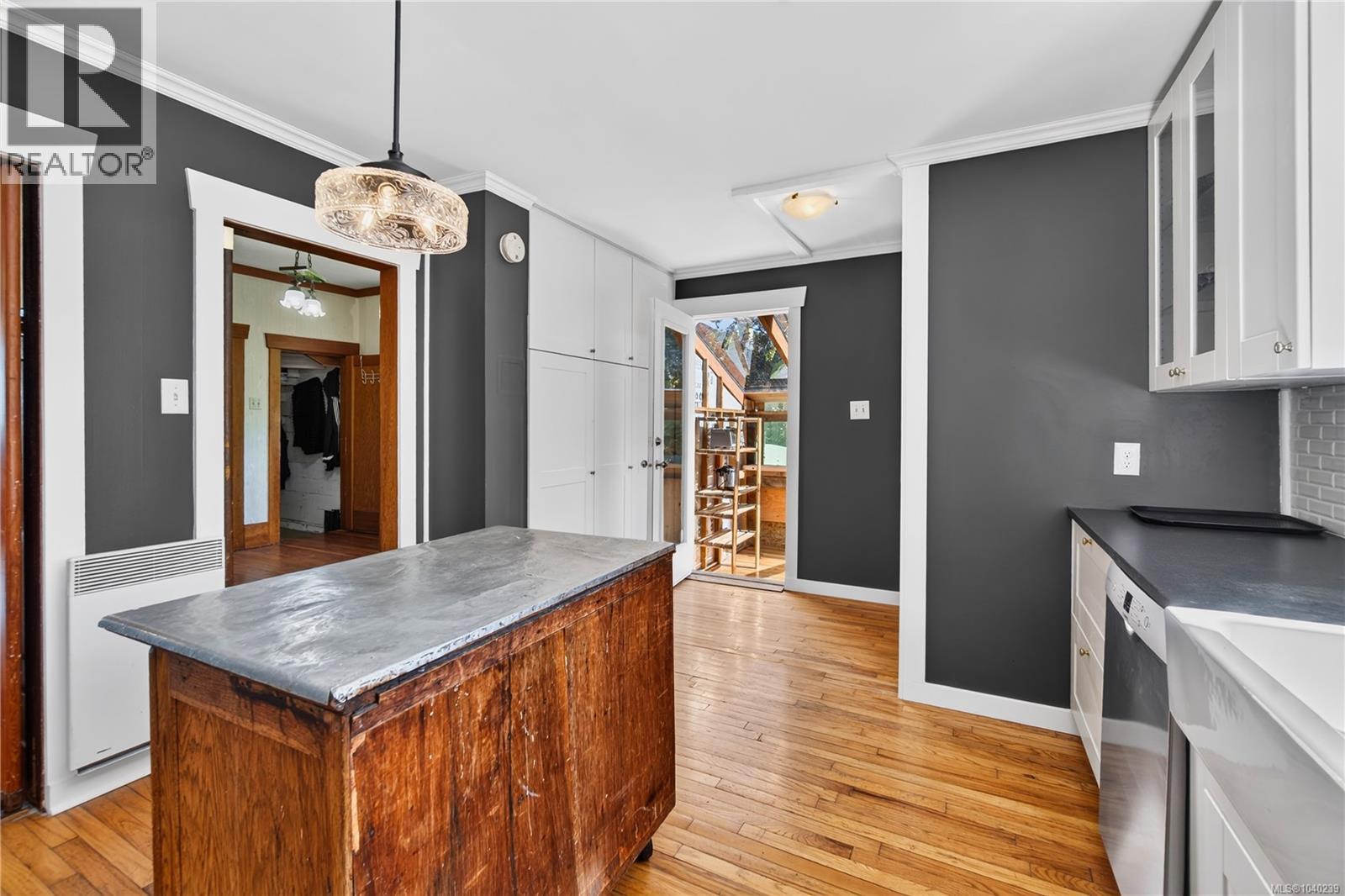 115 Machleary St, Nanaimo