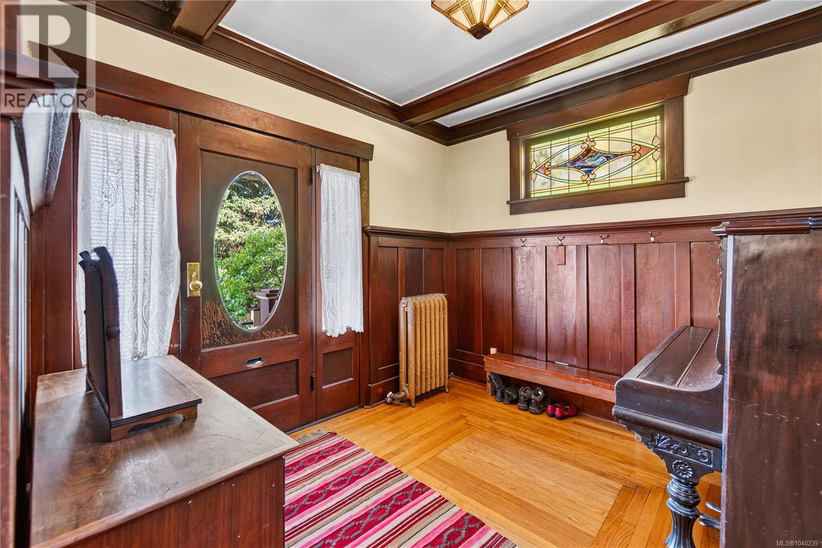115 Machleary St, Nanaimo