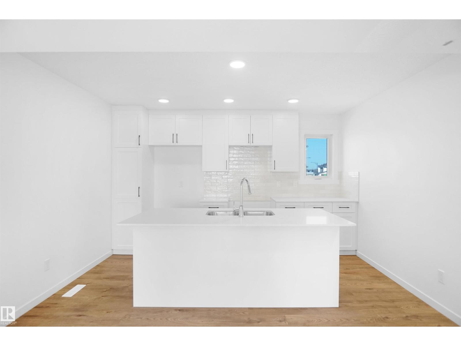 534 Uplands DR NW - 9