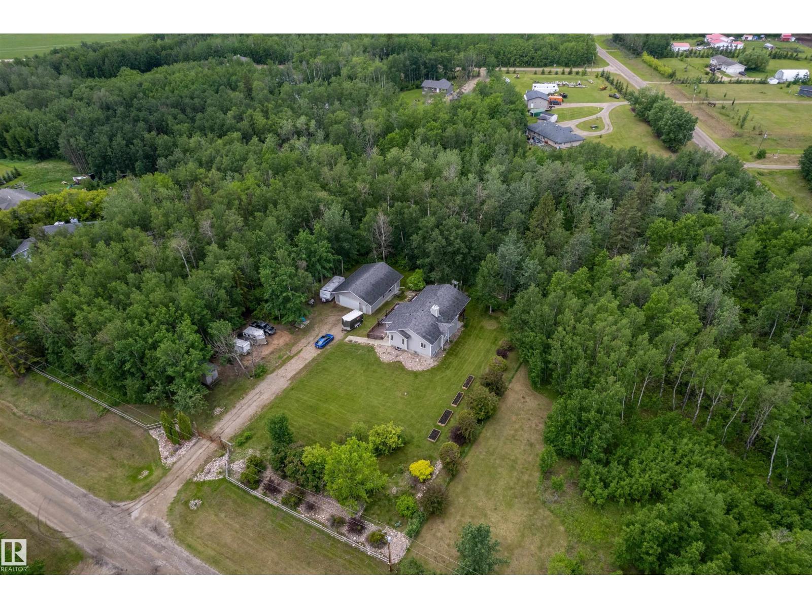 #202 55109 HWY 777 - 56