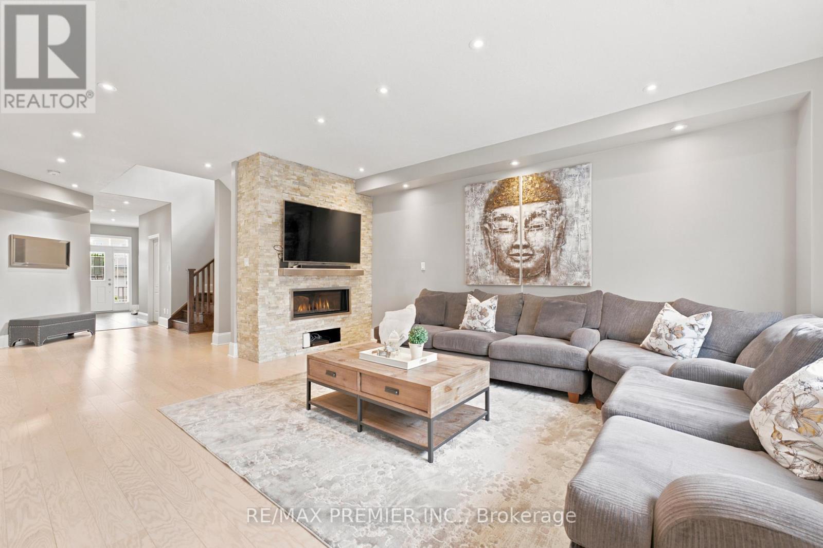 19 BURT AVENUE - 13