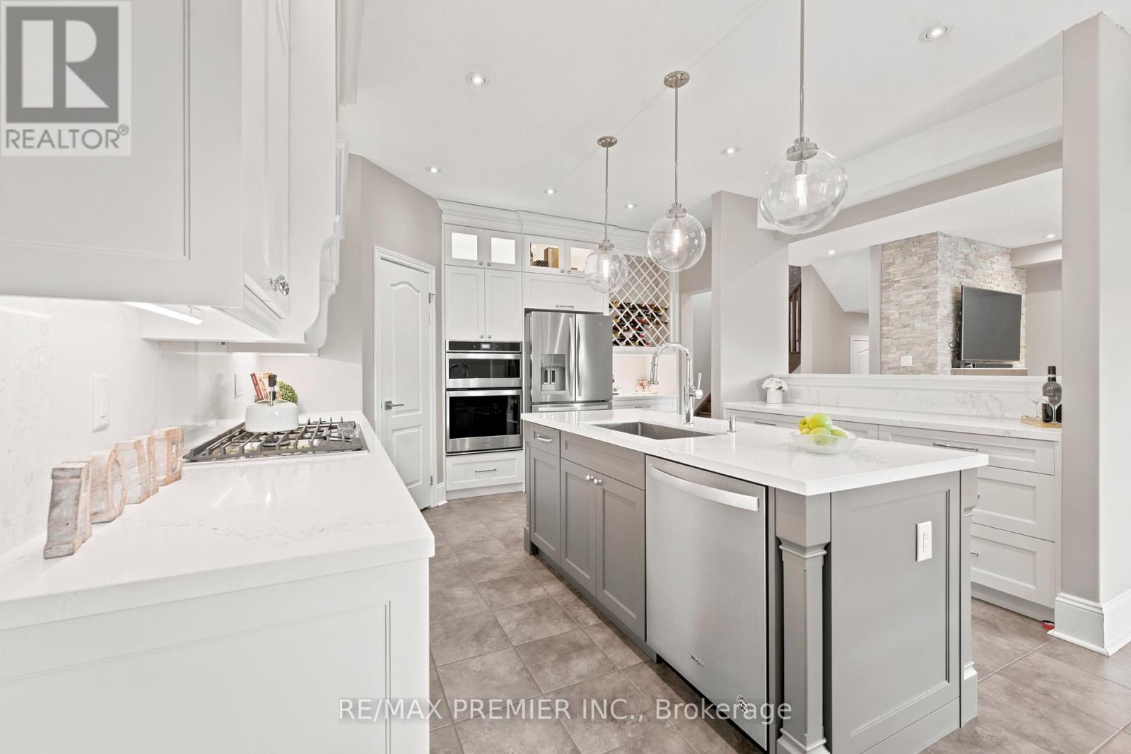 19 BURT AVENUE - 15
