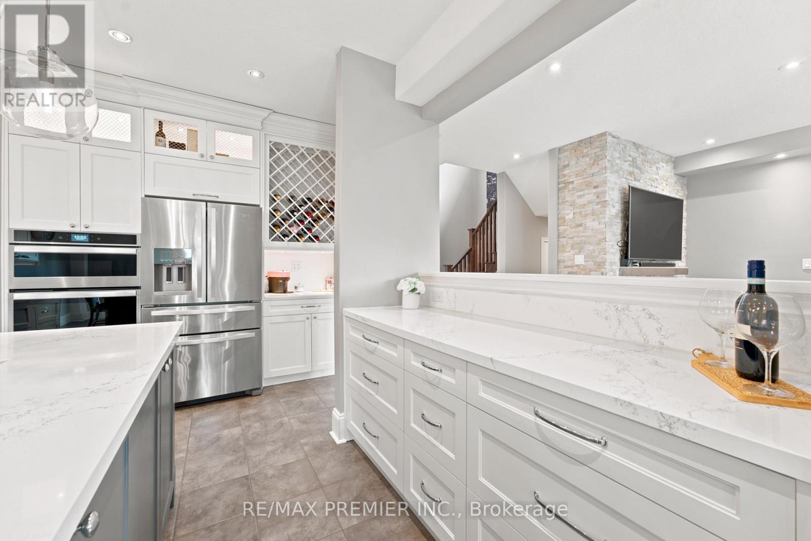 19 BURT AVENUE - 16