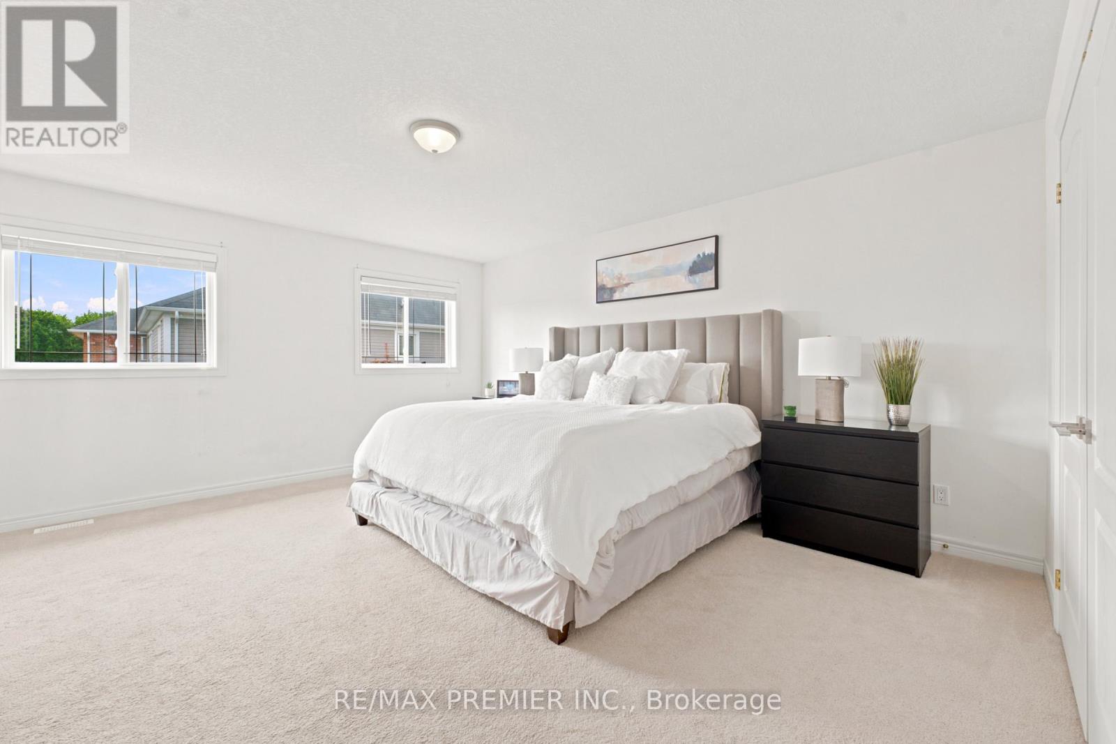19 BURT AVENUE - 23