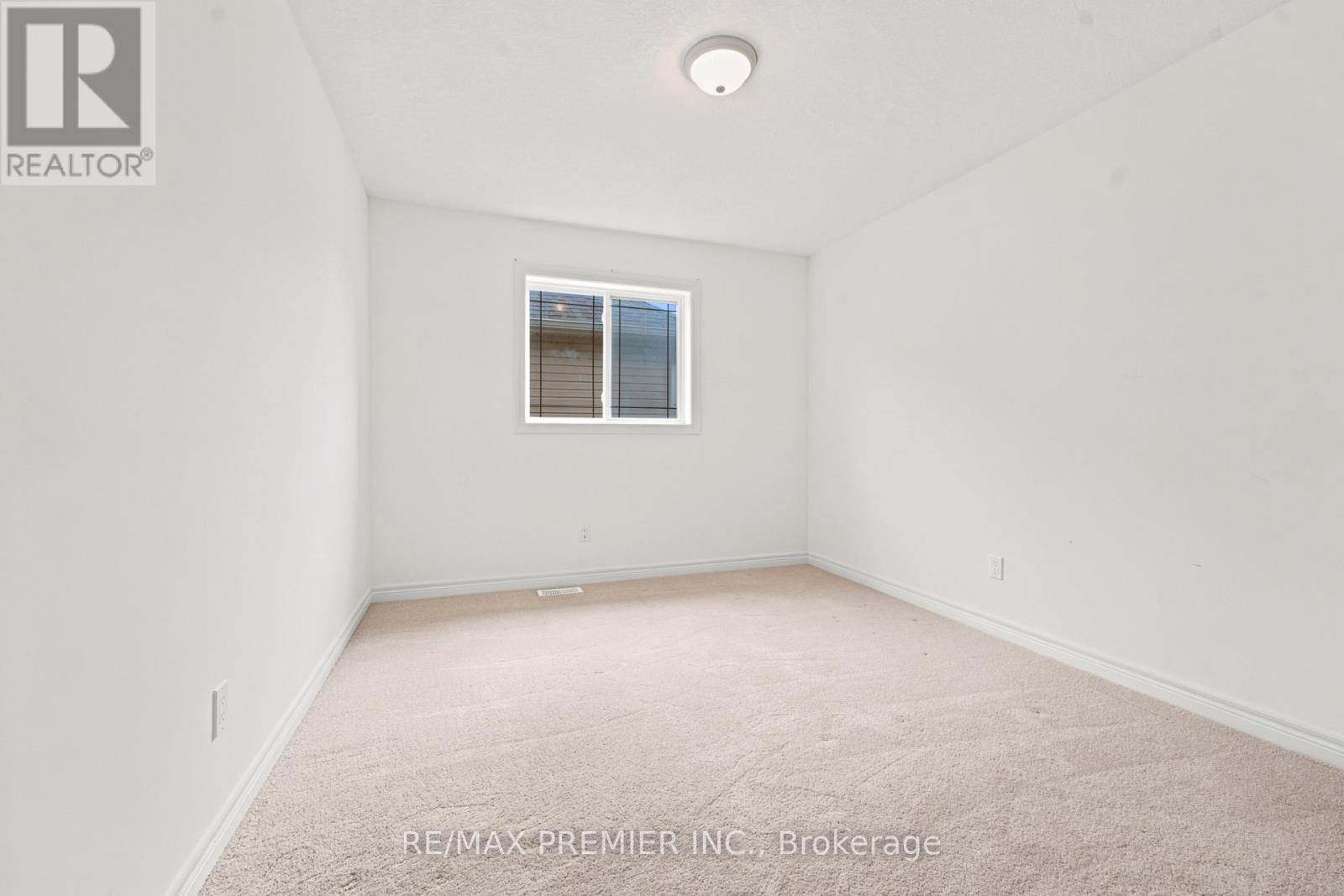 19 BURT AVENUE - 27