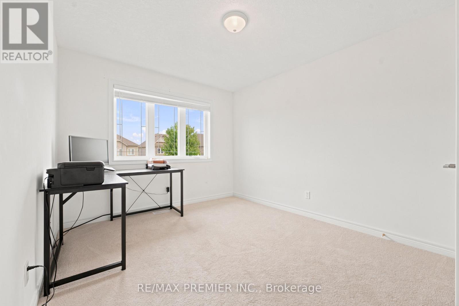 19 BURT AVENUE - 28