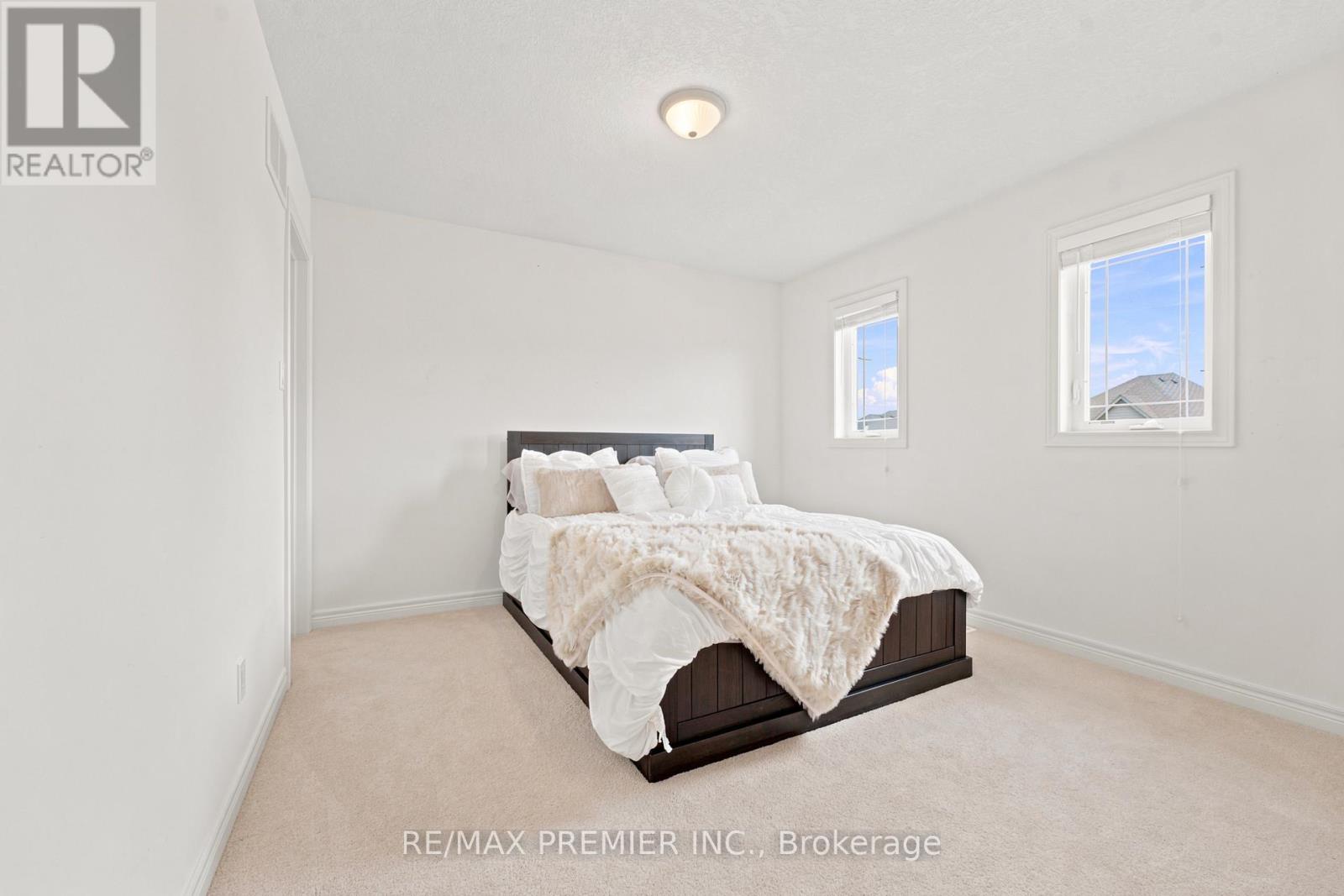 19 BURT AVENUE - 29