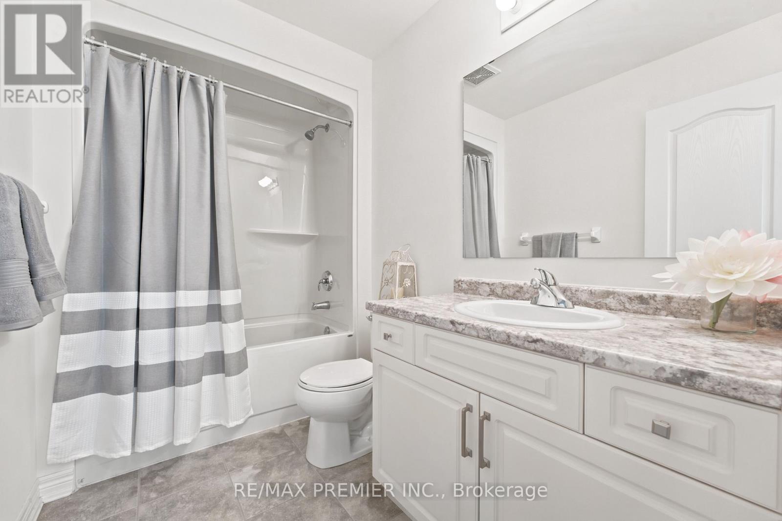 19 BURT AVENUE - 30