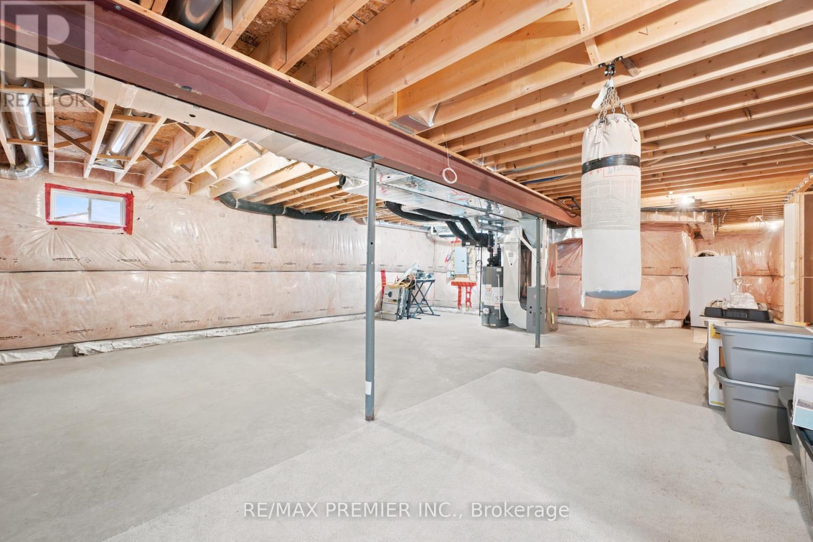 19 BURT AVENUE - 33