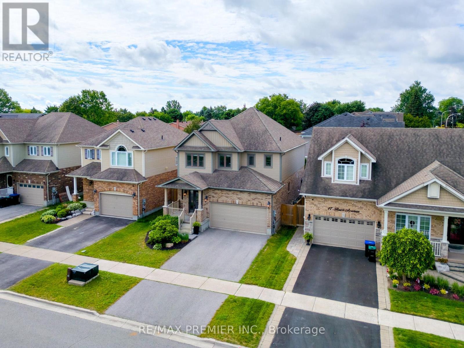 19 BURT AVENUE - 38