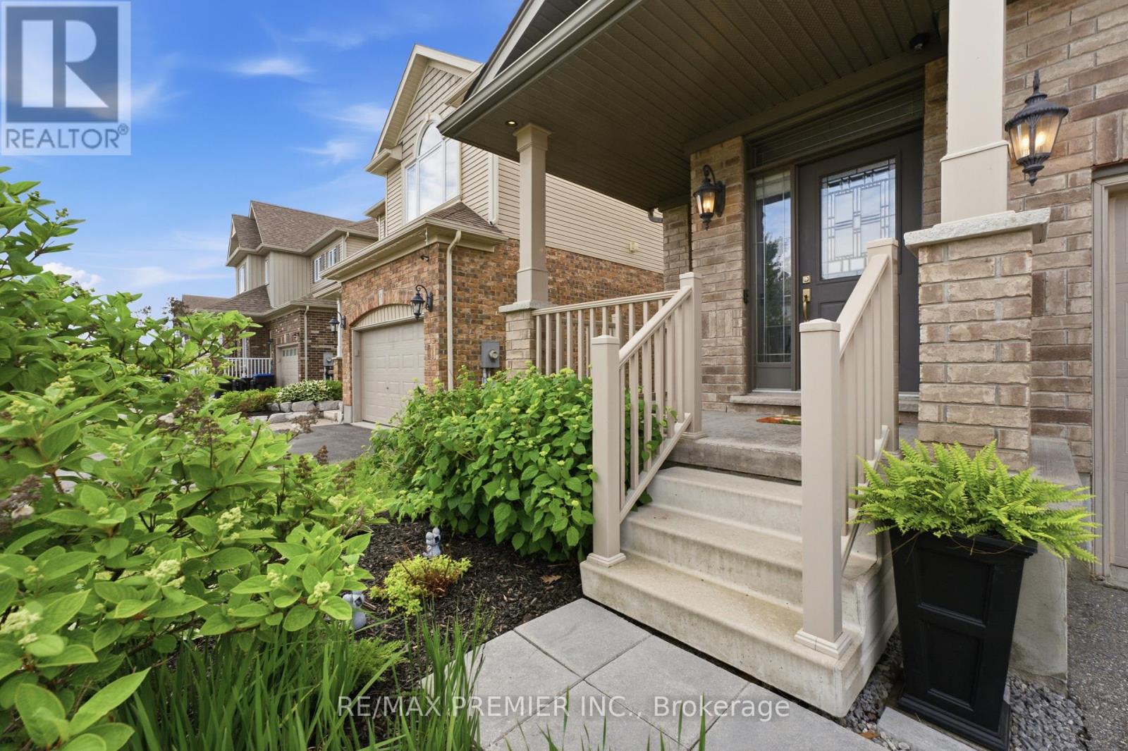 19 BURT AVENUE - 5