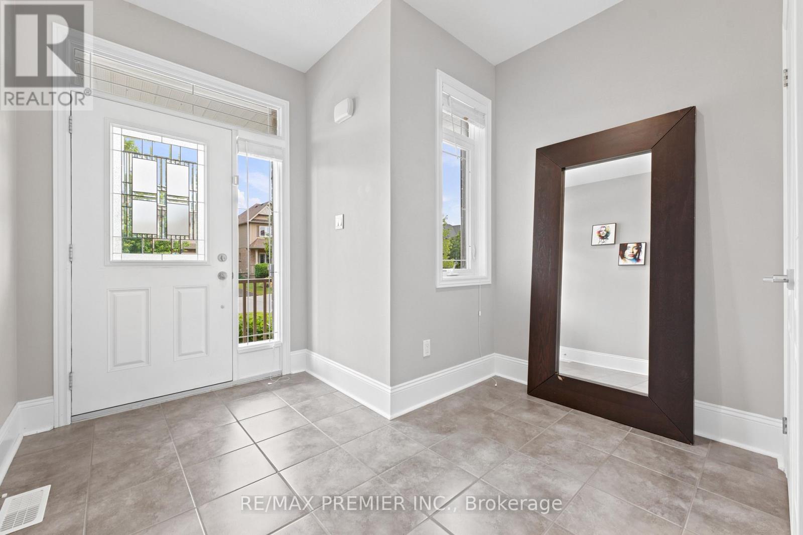 19 BURT AVENUE - 6