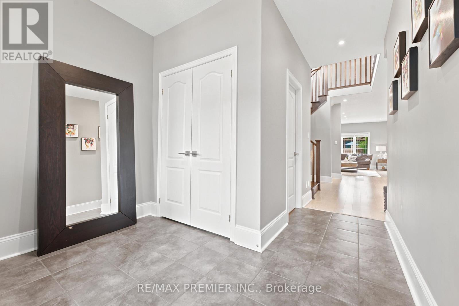 19 BURT AVENUE - 7